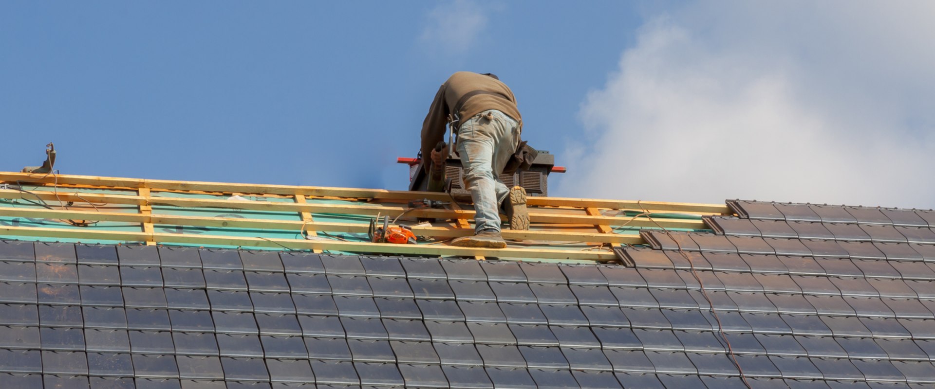 The Value Of Appointing A Roofing Contractor In Hinckley For Your Roof Installation Project