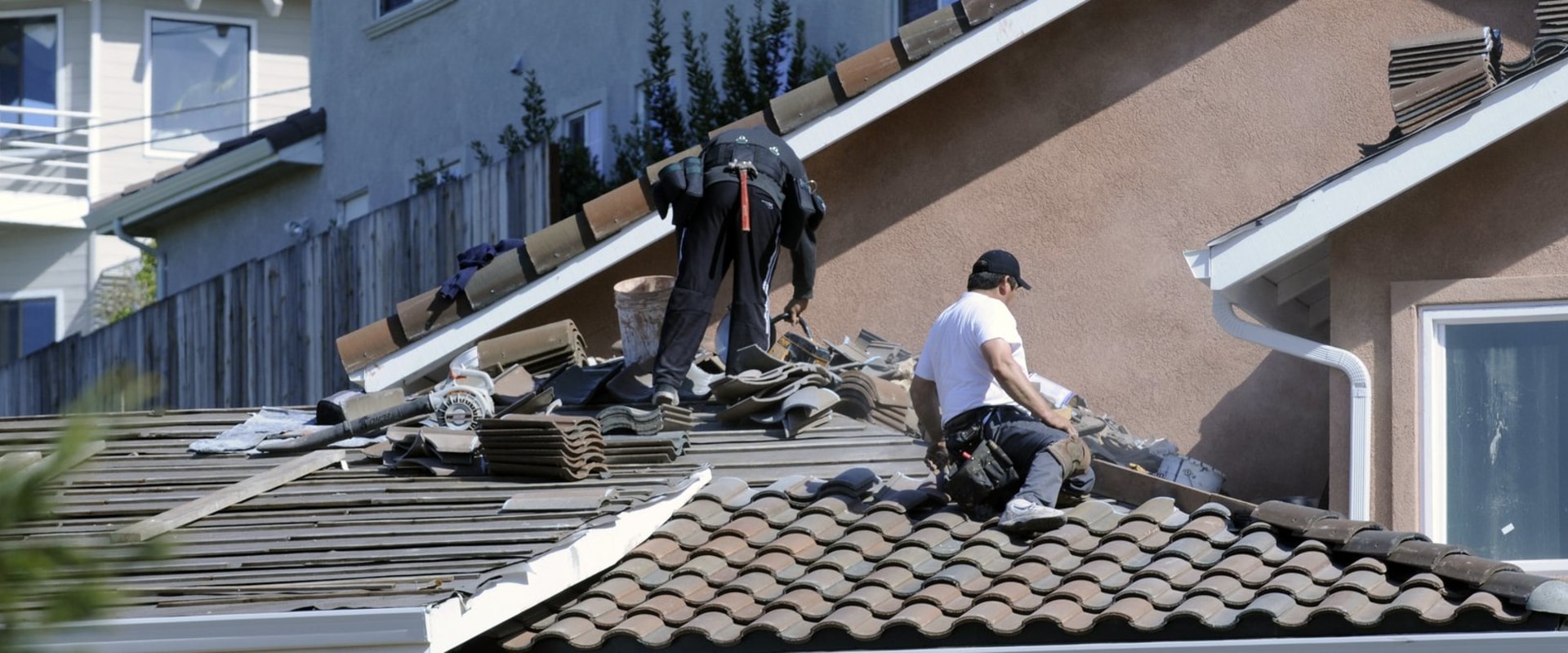 Roof Installation Success: Choosing The Best Contractor In O'Fallon