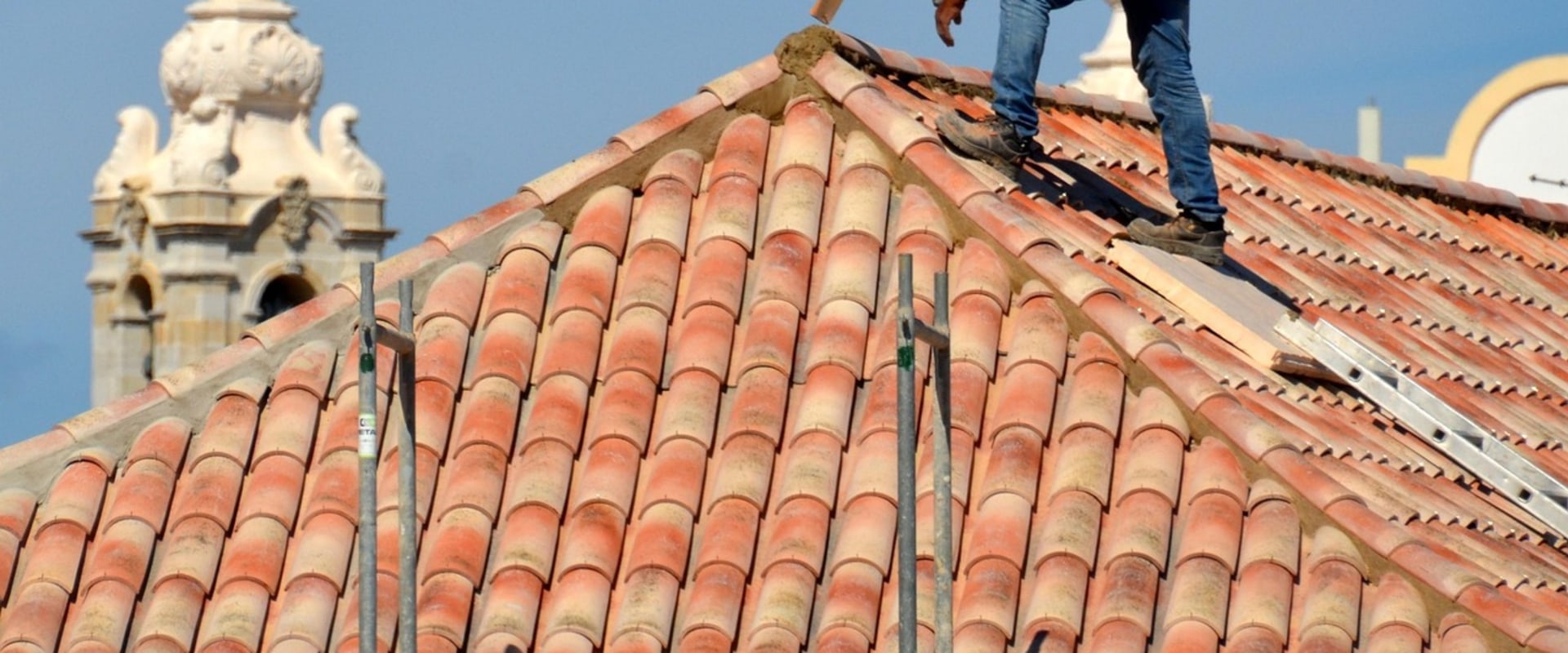 Seamless Roof Installation & Efficient Junk Removal in Portland